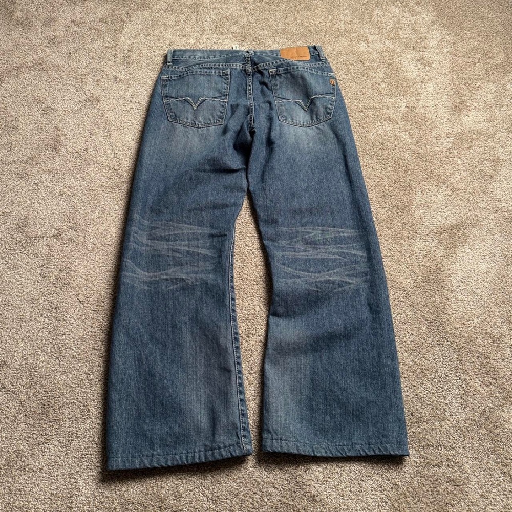 GUESS JEANS LIGHT WASH "CLIFF BOOTCUT" ZIG ZAG STITCH DENIM
